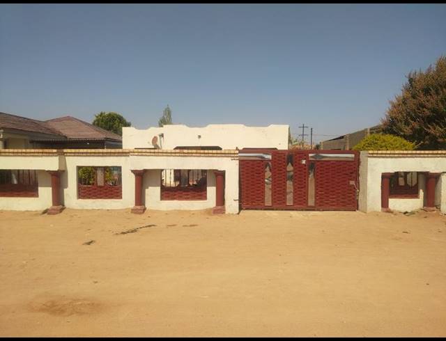 10 BEDROOM HOUSE FOR SALE IN MANKWENG